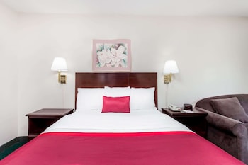 Standard Room, 1 Queen Bed