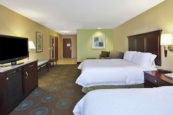 Suite, 2 Queen Bedroom w/ Sofa Bed and Kitchen