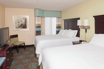 Standard Room, 2 Queen Beds Accessible Tub