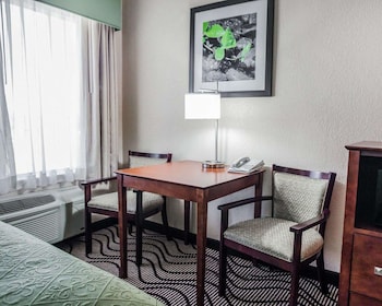 Standard Room, 2 Queen Beds, Non Smoking