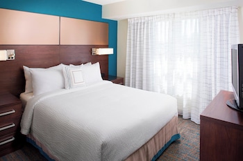 Suite, 2 Bedrooms (Mobility Accessible, Roll-In Shower)
