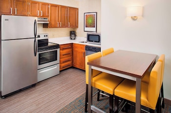 Suite, 2 Bedrooms (Mobility Accessible, Roll-In Shower)
