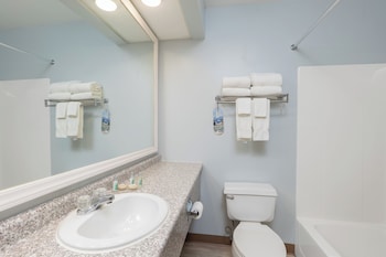 Standard Room, 2 Queen Beds, Balcony, Bay View