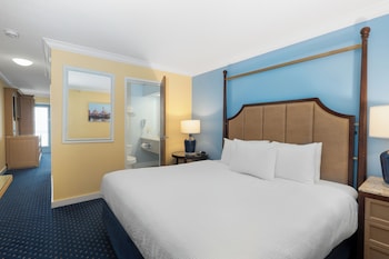 Superior Room, 1 King Bed, Balcony, Bay View