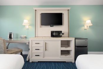 Standard Room, 2 Queen Beds, Balcony, Bay View