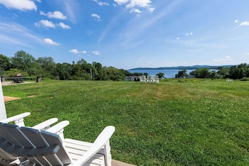 Standard Room, 1 Queen Bed, Accessible, Bay View
