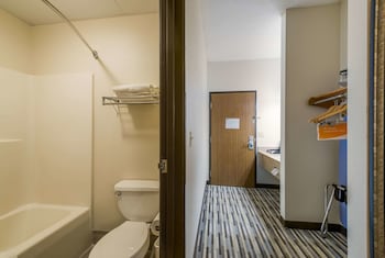 Standard Room, 1 Queen Bed, Non Smoking