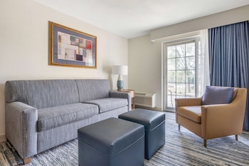 1 Bedroom King Suite with Balcony