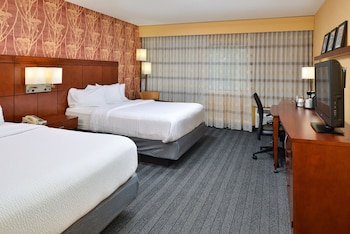 Room, 2 Queen Beds (Hearing Accessible)
