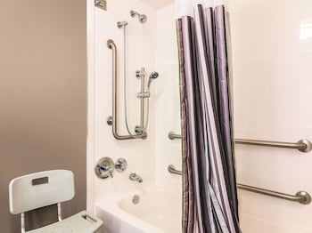 Room, 2 Double Beds, Accessible, Non Smoking (Mobility Accessible)
