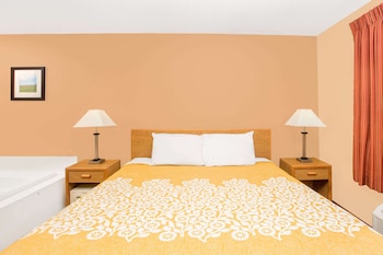 Suite, 1 King Bed, Refrigerator