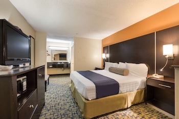 Standard Room, 1 King Bed, Non Smoking, Jetted Tub