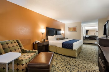 Standard Room, 1 King Bed, Smoking, Refrigerator & Microwave