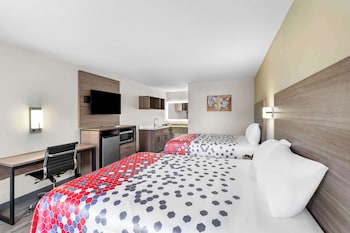 Room, 2 Queen Beds, Smoking