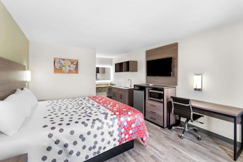 Room, 1 King Bed, Non Smoking, Kitchenette (Kitchenette)