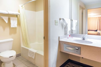 Standard Room, 2 Double Beds