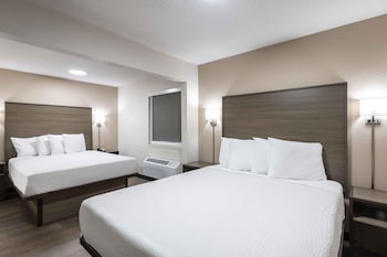 Standard Studio, 2 Queen Beds, Non Smoking