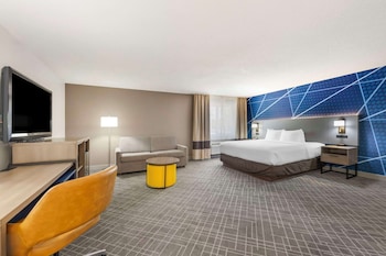 Room, 1 King Bed, Suite Non Smoking