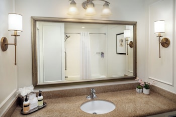 1 King Bed Gulfside