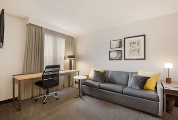 Room, 1 Queen Bed with Sofa bed, Accessible (Mobility Tub)