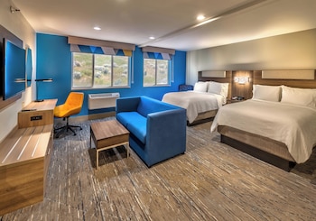 Standard Room, Multiple Beds
