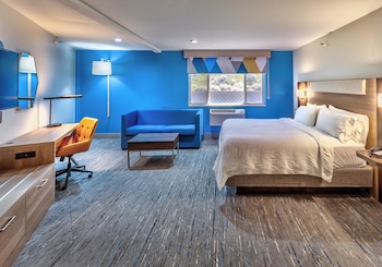 Standard Room, 1 King Bed with Sofa bed