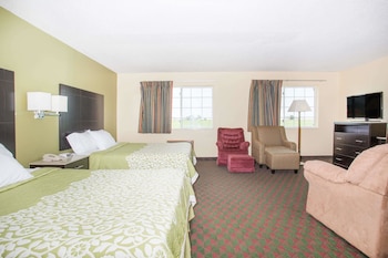Deluxe Studio Suite, 1 Queen Bed, Non Smoking