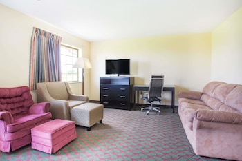 Deluxe Studio Suite, 1 Queen Bed, Non Smoking