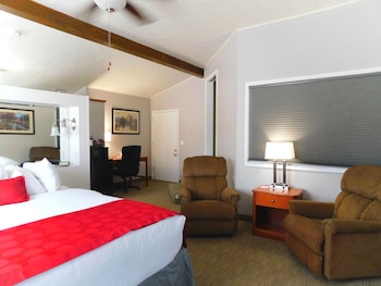 Premium Suite, 1 King Bed, Jetted Tub, Annex Building