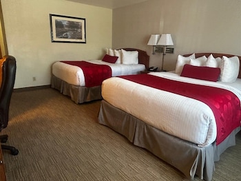 Deluxe Room, 2 Queen Beds, Non Smoking