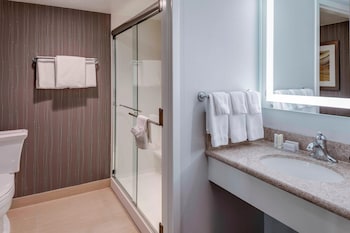 Room, 1 King Bed, Hearing Accessible, Balcony (Accessible Bathtub)