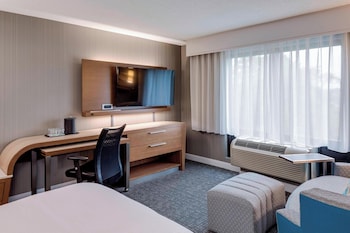 Room, 1 King Bed, Hearing Accessible, Balcony (Accessible Bathtub)