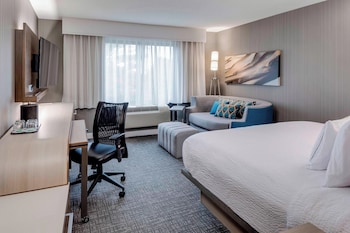 Room, 1 King Bed, Hearing Accessible, Balcony (Accessible Bathtub)