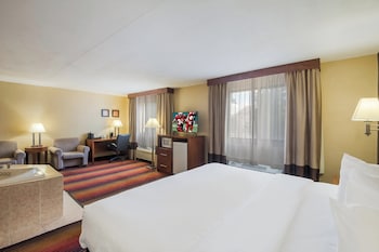 Suite, 1 King Bed, Accessible, Non Smoking (Jetted Tub)