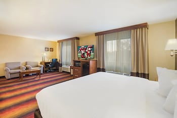 Suite, 1 King Bed, Accessible, Non Smoking