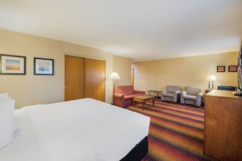 Suite, 1 King Bed, Accessible, Non Smoking