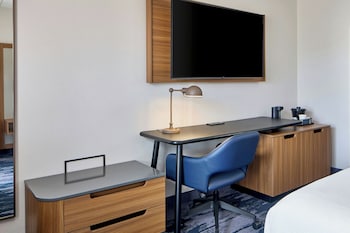 Room, 1 King Bed (Hearing Accessible)