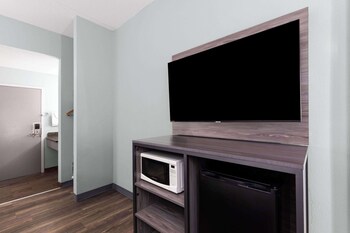 Room, 1 King Bed, Non Smoking