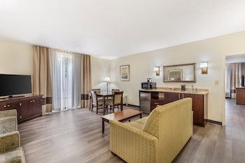 Suite, Multiple Beds, Non Smoking (Upgrade)
