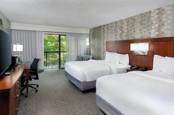 Room, 2 Queen Beds, Balcony