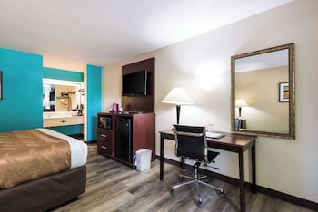 Standard Room, 1 King Bed, Smoking