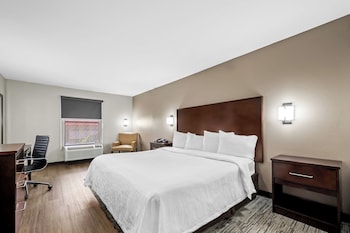 Deluxe Room, 1 King Bed, Accessible (Smoke Free)