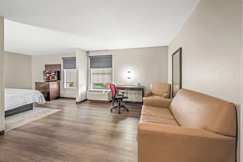 Deluxe Room, 1 King Bed (Smoke Free)