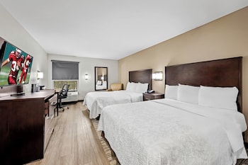 Deluxe Room, 2 Queen Beds (Smoke Free)