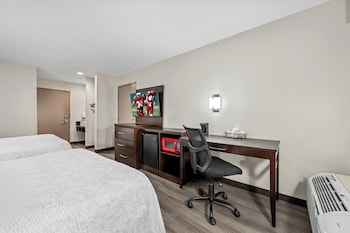 Deluxe Room, 2 Queen Beds (Smoke Free)