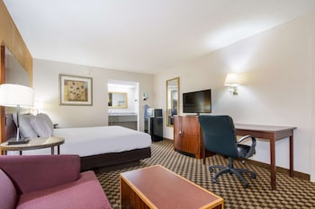 Room, 1 King Bed, Smoking