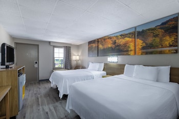 Standard Room, 1 Queen Bed, Smoking