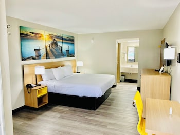 Standard Room, 1 King Bed