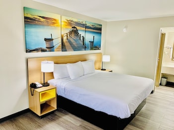 Standard Room, 1 King Bed