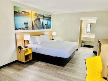 Standard Room, 1 King Bed